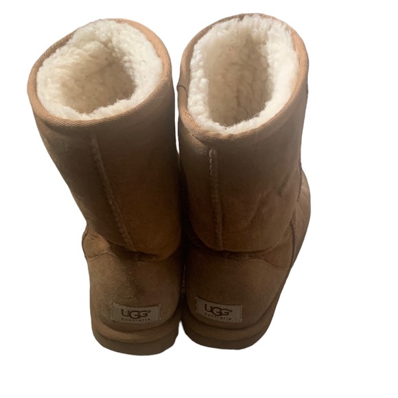 UGG® Classic Short Chestnut Sz 8 - Picture 3 of 7